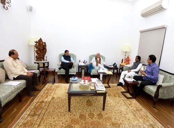 India News | Maharashtra Delegation Led by Devendra Fadnavis Meets Amit Shah over Sugar Mill Financial Crisis