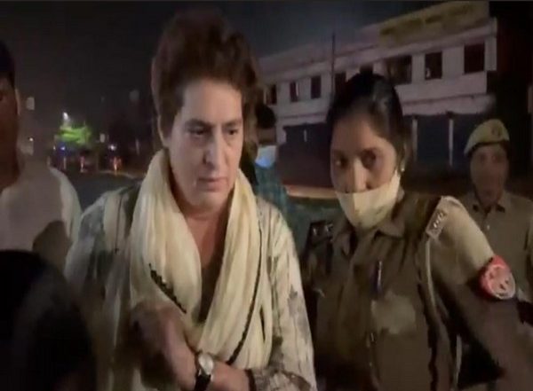 Lakhimpur Kheri Violence: Priyanka Gandhi Claims She is in Detention for Last 28 Hours Without Being Booked