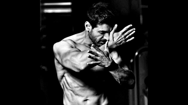 John Abraham’s Robust Physique in This New Dabboo Ratnani’s Monochrome Click Is Insanely Attractive!