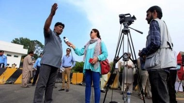 World News | Former Journalist Works as Labourer, Making Bricks to Feed Family Post-Taliban Takeover