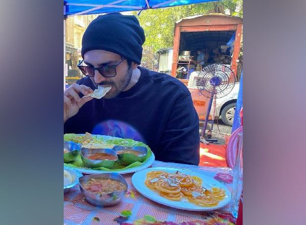 Entertainment News | Kartik Aaryan Wonders 'how Much He Eats' After Seeing His Fan Edits
