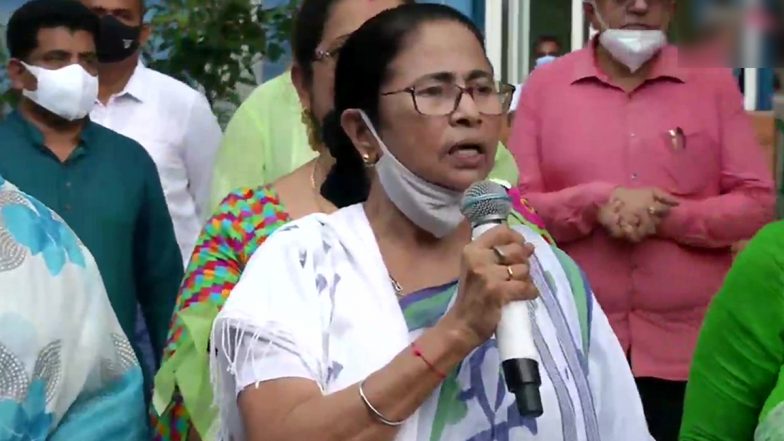 PM Narendra Modi Remembers Ganga River Only During Polls; He Can Do Anything for Votes, Says Mamata Banerjee