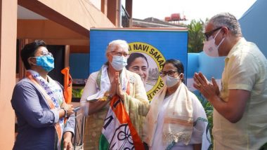 Bollywood Actress Nafisa Ali and Mrinalini Deshprabhu Join TMC in Goa in Presence of Mamata Banerjee