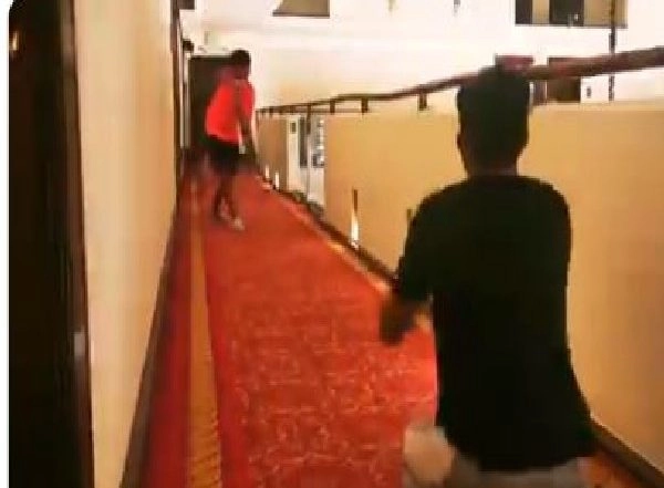 Sports News | T20 WC: Pak Players Make Best Use of Quarantine by Playing with Their Kids