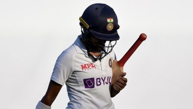 Punam Raut Walks Away Despite Being Adjudged Not Out by the Umpires During IND W vs AUS W, Pink Ball Test 2021 Day 2, Netizens React (Watch Video)