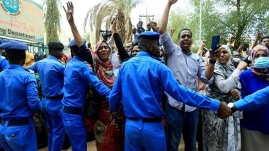 World News | Sudanese Police Fire Tear Gas at Protesters Demanding Transfer of Power to Civilian Govt