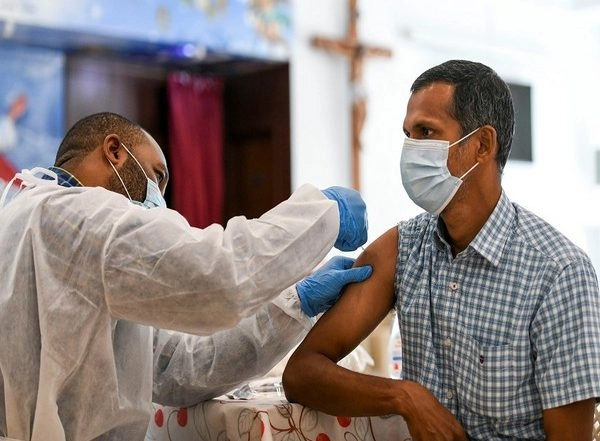 World News | 44,228 Doses of COVID-19 Vaccine Administered During Past 24 Hours: MoHAP