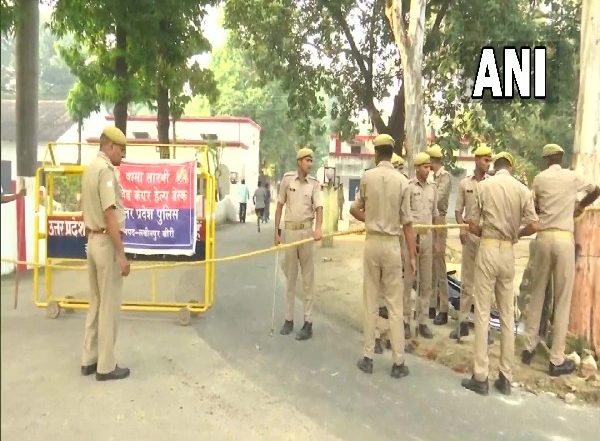 UP: 2 Cops Indulge in Brawl Over ‘Affair’ With Female Colleague Inside Baheri Police Station, Suspended