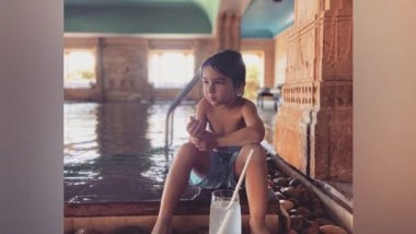 Entertainment News | Kareena Kapoor Khan Snaps Taimur Chilling by Pool