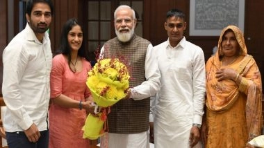 India News | Wrestler Vinesh Phogat Meets PM Modi