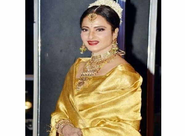 Entertainment News | Rakesh Roshan, Kangana Ranaut  All Praise for Rekha on Her 67th Birthday