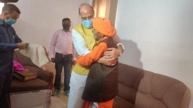 India News | Ahead of UP Assembly Polls, Rajnath Singh Calls on 106-year-old Party Worker in Delhi