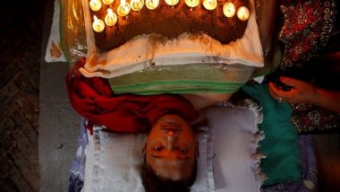 Vijaya Dashami 2021: Devotees Thank Gods by Covering Body with Cow Dung, Lit Oil-Lamps in Nepal