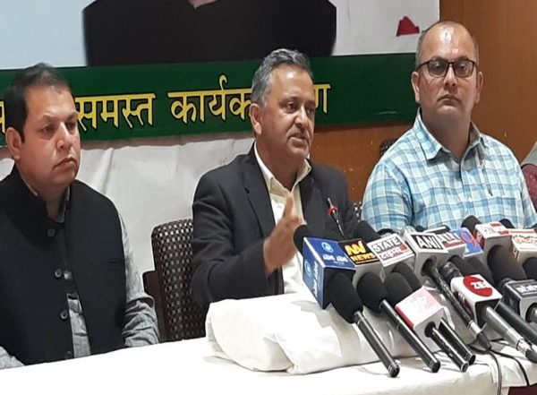 India News | BJP Trying to Mislead People of Himachal by Diverting Them from Issues of Inflation, Unemployment: Congress