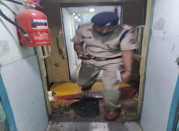 India News | Four CRPF Personnel Injured in Minor Blast at Raipur Railway Station in Chhattisgarh