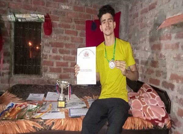 Sports News | National Gold Medallist Sprinter Lokesh Struggling for Basic Amenities Like Milk
