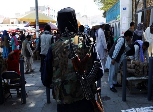 Afghanistan Gun Dealers Selling US Weapons Seized by Taliban: Report