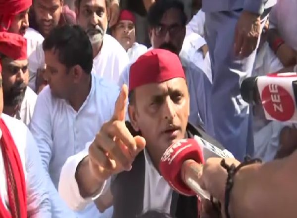 India News | Lakhimpur Kheri Incident: Akhilesh Yadav Demands MoS Home's Resignation, Rs 2 Cr Ex-gratia for Next of Kin of Victims