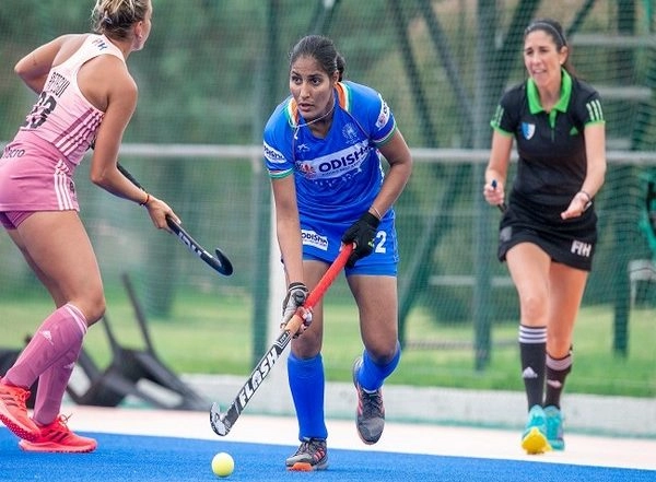 Sports News | Gurjit Kaur Wins FIH Women's Hockey Player of the Year, Harmanpreet Wins Men's Award