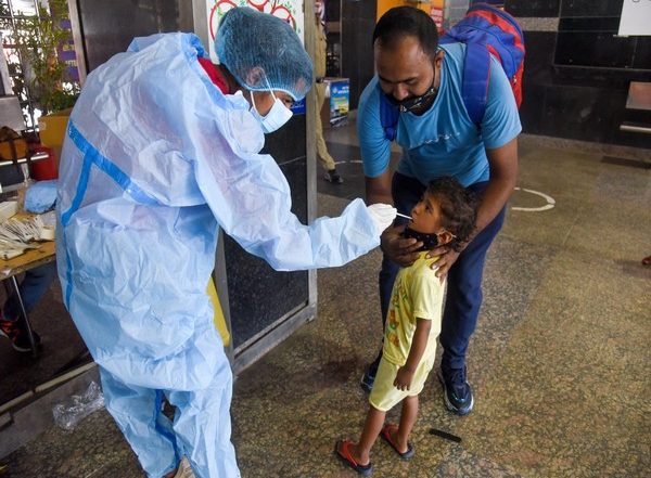 India News | India Records 18,987 Fresh COVID-19 Cases, 246 Deaths