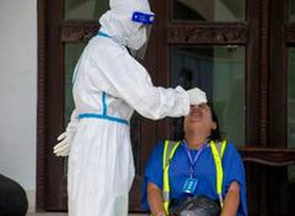 World News | Singapore Reports 3,383 New COVID-19 Cases