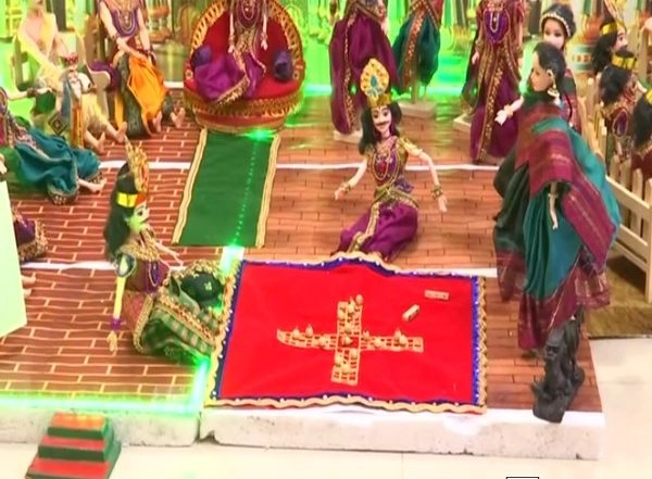 India News | Bengaluru Resident Decorates House with 10,000 Dasara Dolls During Navratri