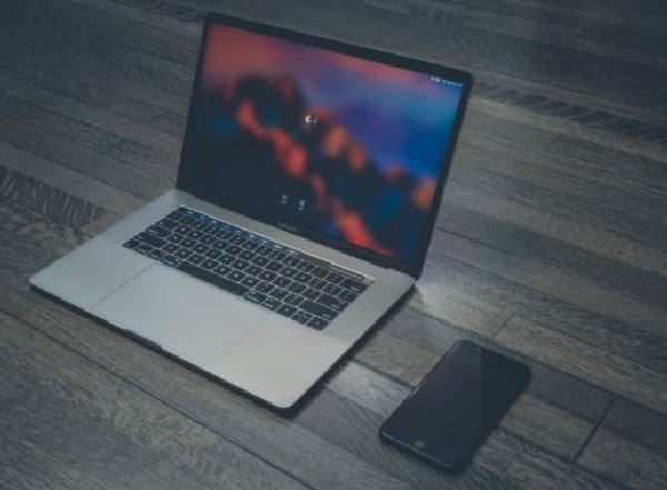 Tech News | Upcoming MacBook Pro May Come with Display Notch