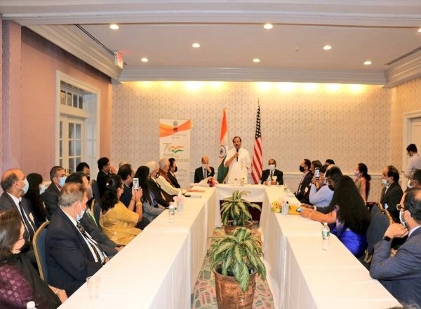 World News | MoS Muraleedharan Interacts with Indian Community in Connecticut, Marks Azadi Ka Amrit Mahotsav