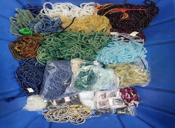 India News | Man Arrested at Delhi Airport for Smuggling Gemstones Worth Rs 44 Lakh