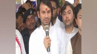 India News | Ram Vilas Paswan Death Anniv: Tej Pratap Attends Pashupati Paras' Function in Patna While Father Lalu Yadav Visits Chirag in Delhi