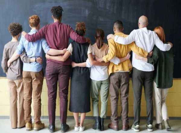 Lifestyle News | Study Finds What Makes People Break from Herd to Make Different Decision