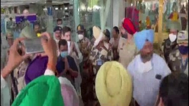 India News | Delhi CM Arvind Kejriwal, AAP Leader Raghav Chadha Arrive at Amritsar Airport in Punjab