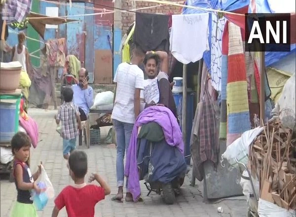 India News | Artists in Delhi's Kathputli Colony Struggle to Make Ends Meet as COVID-19 Restrictions Continue