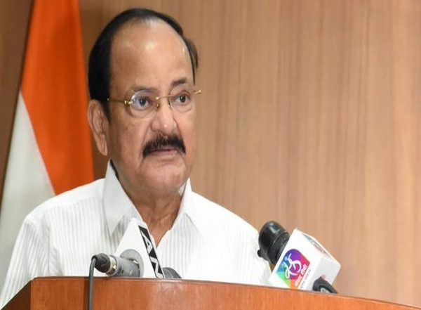 India News | Vice President Naidu Pays Tribute to His Teacher in Hyderabad