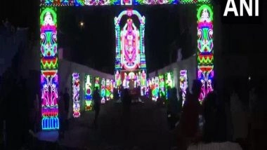 India News | 4.5 Lakh LED Lights Used to Decorate Navaratri Pandal in Mumbai