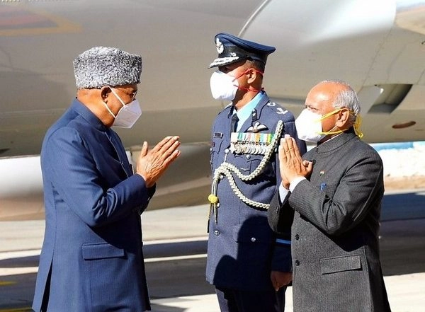 India News | President Kovind in Ladakh for Celebrating Dussehra with Troops, Welcomed by L-G R K Mathur