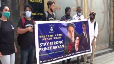 Shah Rukh Khan Fans Gather Outside Mannat With 'Welcome Home Aryan Khan' Poster