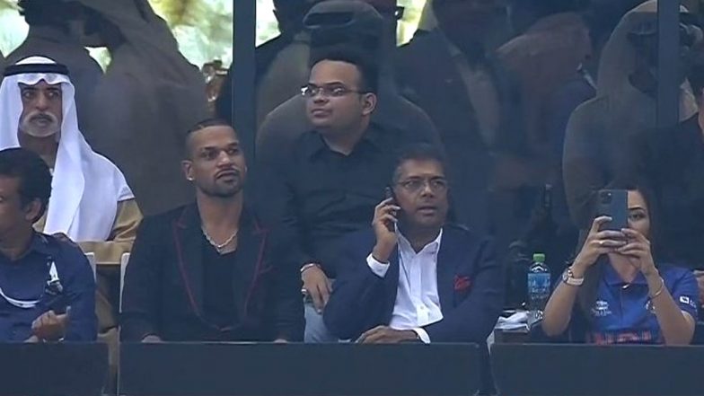 Shikhar Dhawan, Akshay Kumar Attend IND vs PAK Clash At T20 World Cup 2021 in Dubai (See Photo)