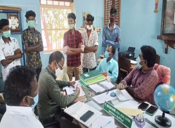 India News | Caught on Camera: Tamil Nadu Teacher Beats Student 'for Skipping Class'