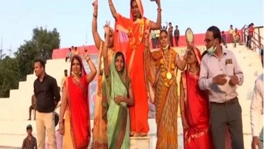 India News | Women in Bhopal's Village Participate in 'Lota Daud' to Send Message Against Open Defecation