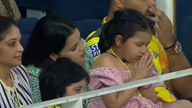 Ziva Dhoni Prays for CSK’s Win During IPL 2021 Match Against Delhi Capitals, Photo Goes Viral