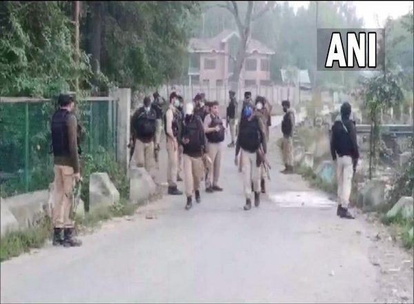 India News | 2 Non-locals Killed, 1 Injured in Terrorist Attack in J-K's Kulgam