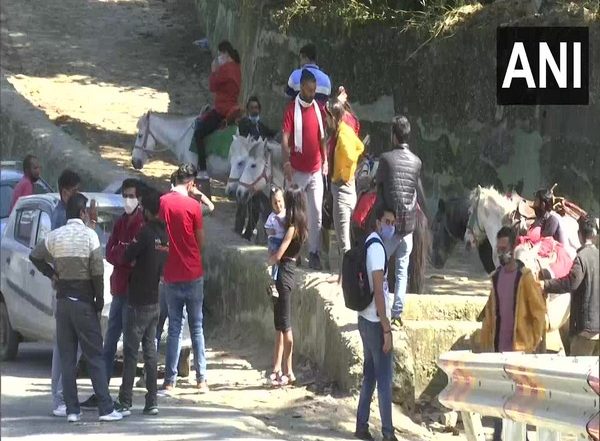 India News | Tourist Footfall on Kalka-Shimla Passenger Train Increases During Festive Season
