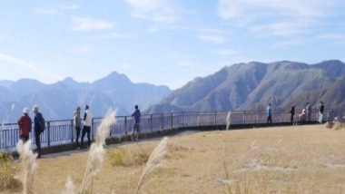 World News | Mesmerizing Beauty of Japan During Autumn Attracts Tourists