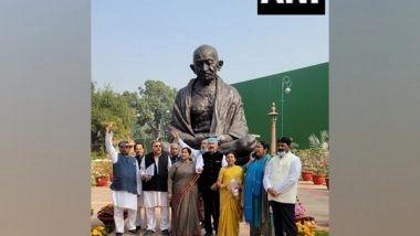 India News | Winter Session: TMC MPs Hold Protest in Parliament Demanding Discussion over Farm Laws Repeal Bill