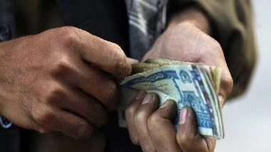 World News | Kabul Residents Face Difficulties Withdrawing Money from Banks, Say Will No Longer Use Banks