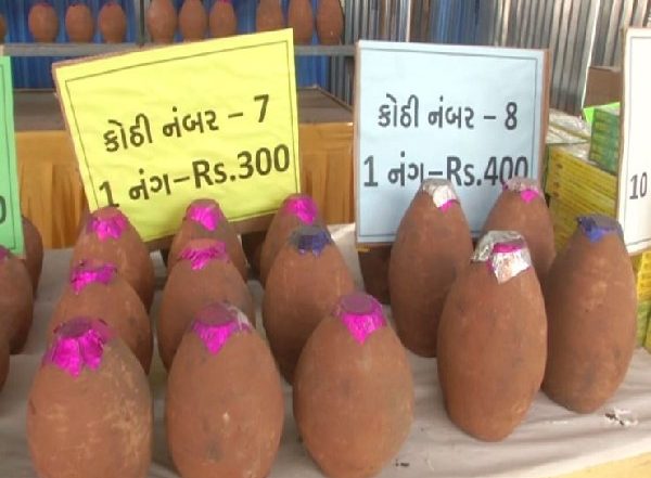 Diwali 2021: 400-Year-Old Method of Making Firecrackers With Clay Revived in Vadodara