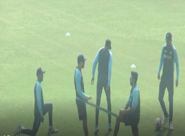Sports News | Ind Vs NZ: Team India Hit Training Ground Ahead of 1st Test