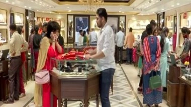 India News | People Throng Markets in Nagpur on Dhanteras