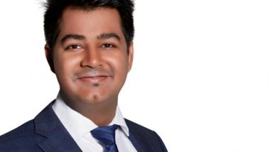 Business News | Delhi Eye Doctor Performs Maximum LASIK Surgeries, Enters Record Books!